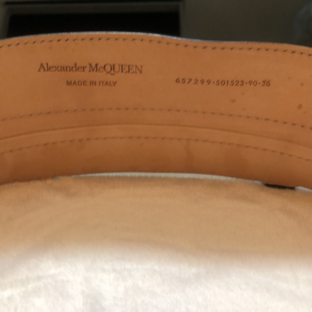 Sold Alexander McQueen belt, unfortunately too big on me now. - Picture 5 of 5